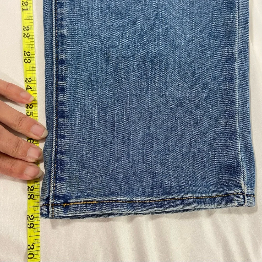 Levi’s Women’s Jeans Size 12 Perfectly Slimming Straight Leg Casual Comfort